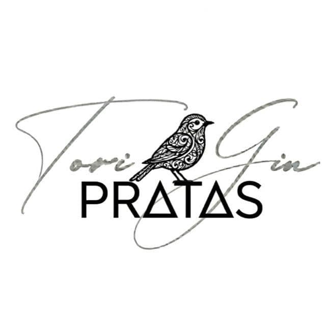 Torigin Pratas — assinatura Tori Gin com um passarinho ornamentado